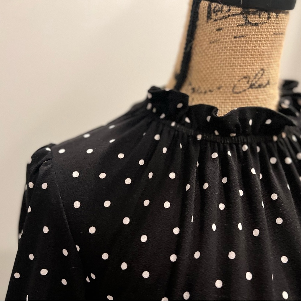 NWT black w/white polka dot blouse - Picture 4 of 9